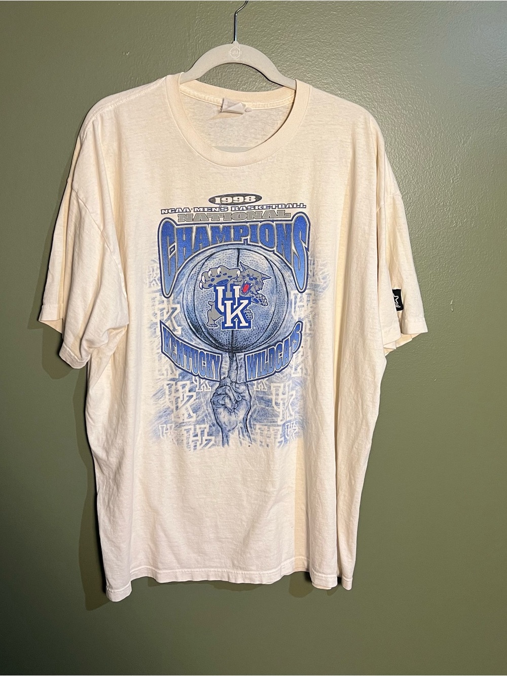 STARTER Cream and Blue 1998 Kentucky Wildcats Champions Tee